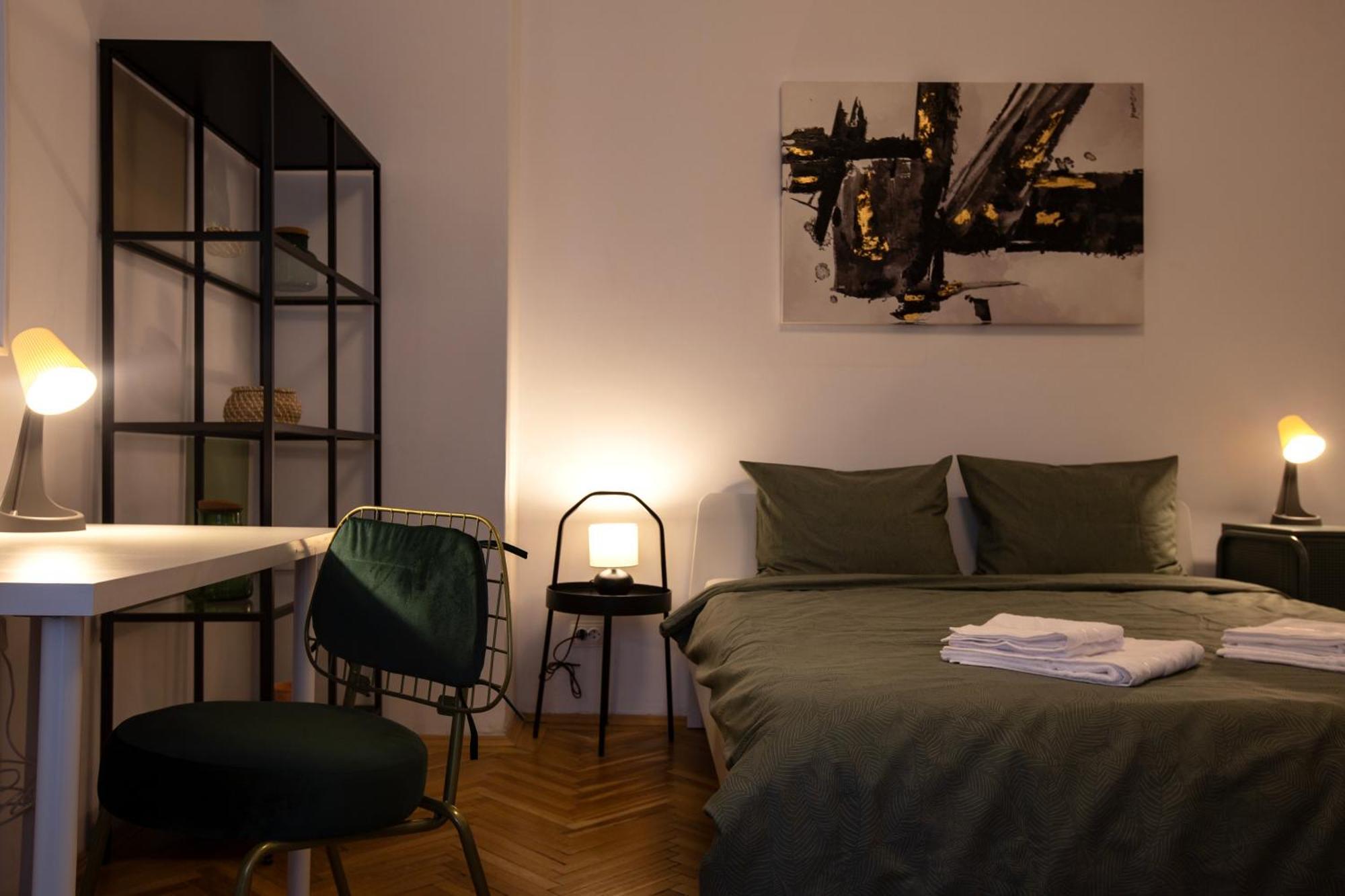 Ultracentral Hong Kong 3 Bdrm Apartment Βουκουρέστι Εξωτερικό φωτογραφία